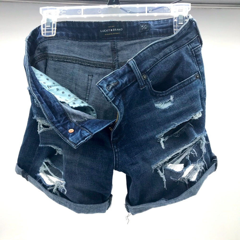 $10 Super cute distressed jean shorts